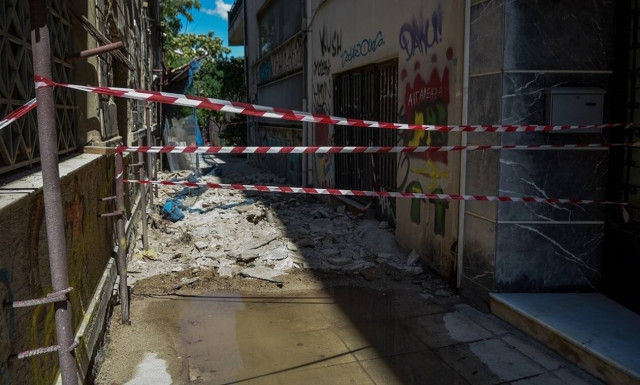 Σεισμός Αθήνα: Σοβαρές ζημιές σε σπίτια - Πάνω από 2.000 οι αιτήσεις αποζημίωσης 