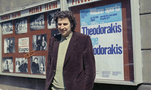 Ο ένας και μοναδικός Μίκης Θεοδωράκης γίνεται σήμερα 94 ετών! (pics&vids)