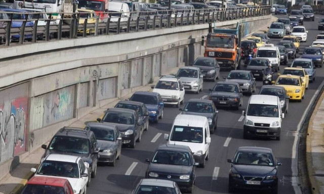 Κίνηση στους δρόμους: Χάος στην Εθνική - Πού εντοπίζονται τα περισσότερα προβλήματα