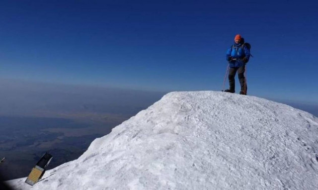 «Η Κιβωτός είναι εκεί, παγιδευμένη στον πάγο. Είναι τεράστια...»