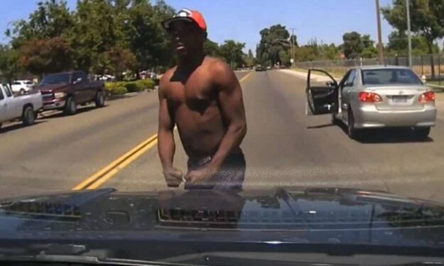 Κλέφτης πάει να… τσαμπουκαλευτεί σε αστυνομικό αλλά έμπλεξε άσχημα! (vid)