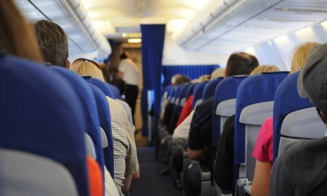 Αναστάτωση σε πτήση: Το «σκοτεινό» μήνυμα που έγραφαν οι χαρτοπετσέτες (pics)