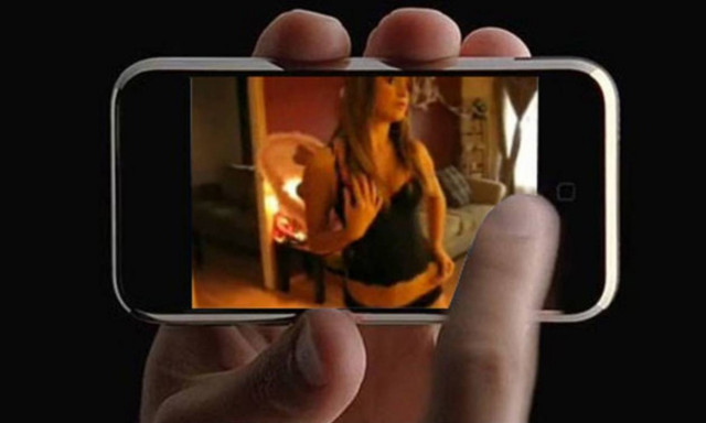 Sex tape γνωστού ποδοσφαιριστή: Αυτή είναι η πρωταγωνίστρια του «καυτού» βίντεο (pics)