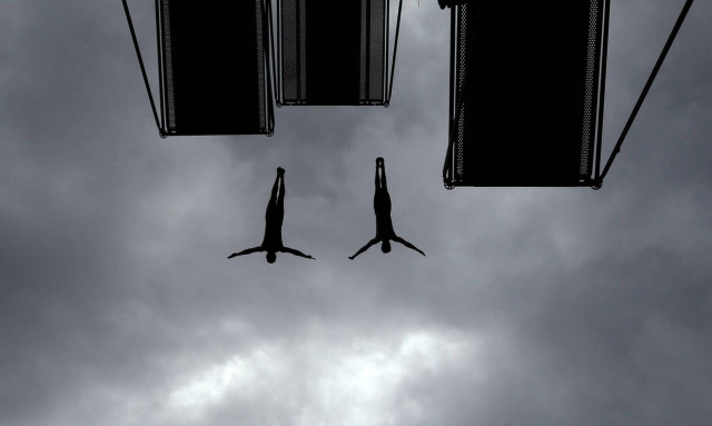 Βουτιές που κόβουν την ανάσα - Φωτογραφίες από την... άκρη του γκρεμού