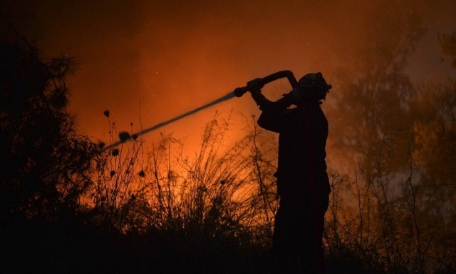 Φωτιά ΤΩΡΑ στη Λάρισα: Καλύτερη η εικόνα στην περιοχή των Φαρσάλων (ΧΑΡΤΗΣ)