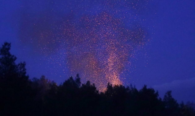 Σε ύφεση τα πύρινα μέτωπα σε Τιθορέα και Ηλεία - Σε επιφυλακή η Πυροσβεστική 