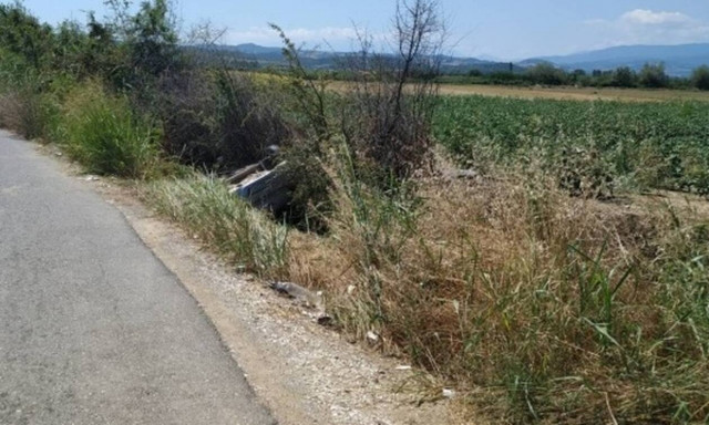 Σοκαριστικό τροχαίο στην Ημαθία: Αυτοκίνητο έπεσε σε αρδευτικό κανάλι - Επέβαινε οικογένεια