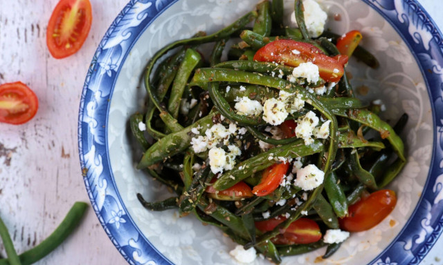 Πεντανόστιμη συνταγή για σαλάτα με αμπελοφάσουλα