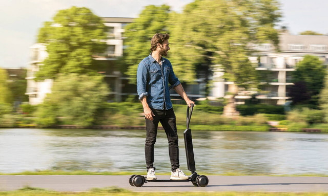 Το ηλεκτρικό πατίνι της Audi λέγεται Ε-Tron Scooter και κοστίζει 2.000 ευρώ