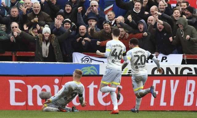 Η προσγείωση της Χάντερσφιλντ και το όνειρο της Ντέρμπι