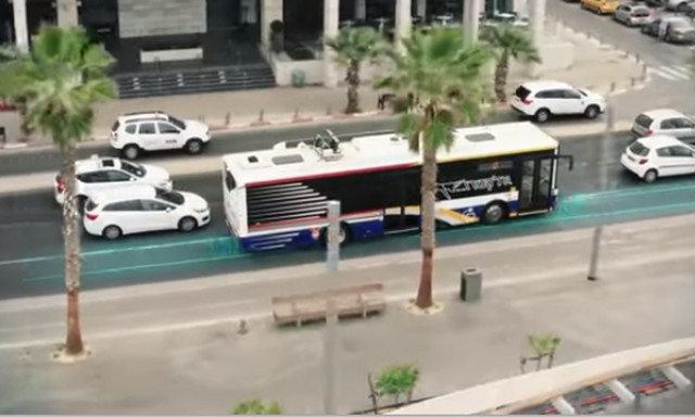 Εικόνες από το μέλλον: Ηλεκτρικά οχήματα θα «φορτίζουν» ενώ κινούνται στον δρόμο