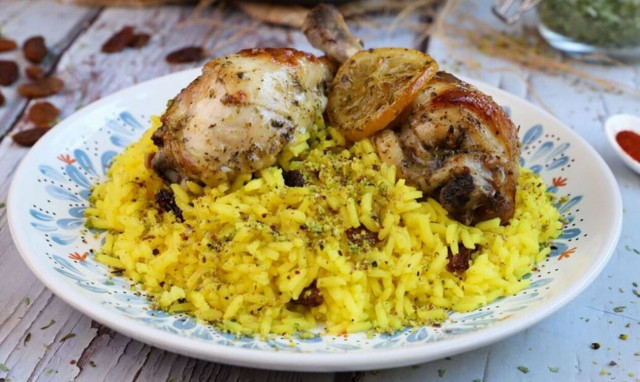 Η συνταγή της ημέρας: Κοτόπουλο λεμονάτο στο φούρνο με αρωματικό πιλάφι