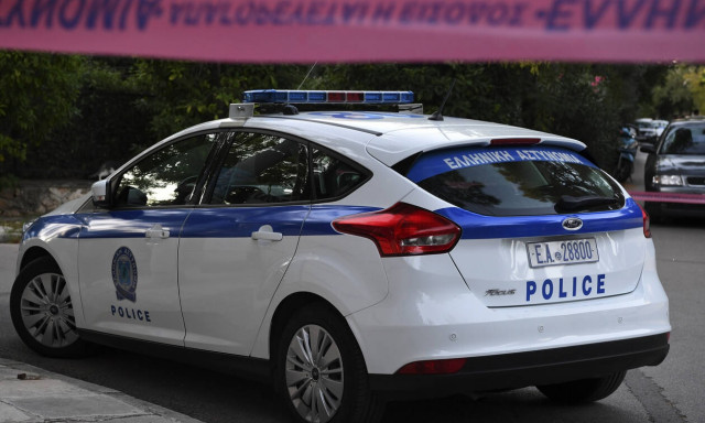 Απίστευτο και όμως αληθινό - Πρέβεζα: Λήστεψαν τράπεζα και διέφυγαν με αυτοκίνητο του δήμου 