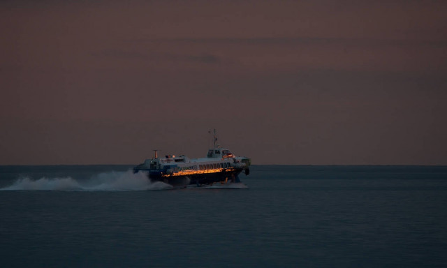 Επιστρέφει εσπευσμένα στον Πειραιά Flying Dolfin με 66 επιβάτες