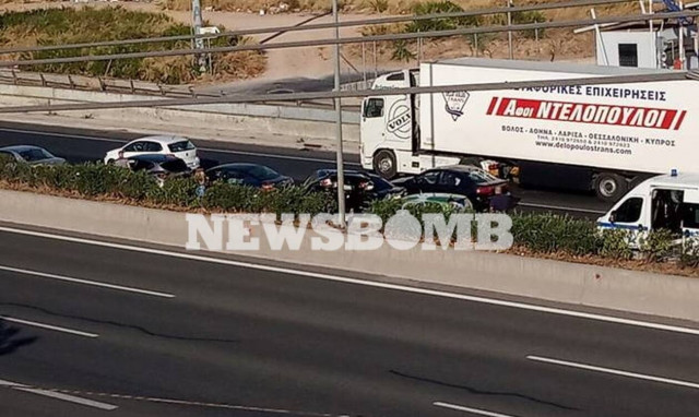 ΤΩΡΑ: Τροχαίο στην Αθηνών - Λαμίας - Ουρές χιλιομέτρων 