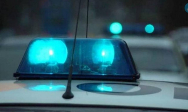 Άγρια επίθεση σε εφοριακούς - Ιδιοκτήτης πιτσαρίας έσπασε το χέρι ελεγκτή