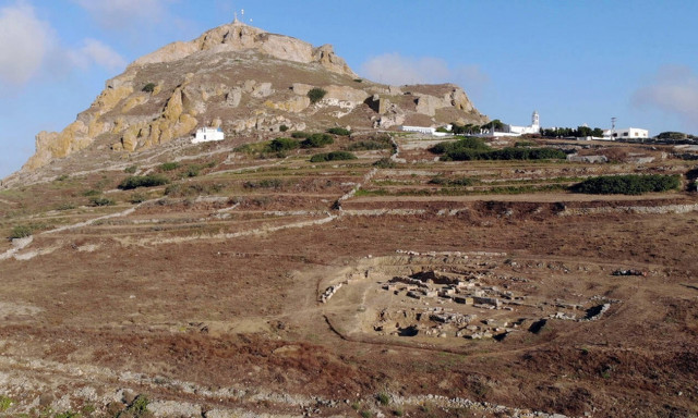 Σπουδαία αρχαιολογική ανακάλυψη στην Τήνο - Δείτε τις φωτογραφίες