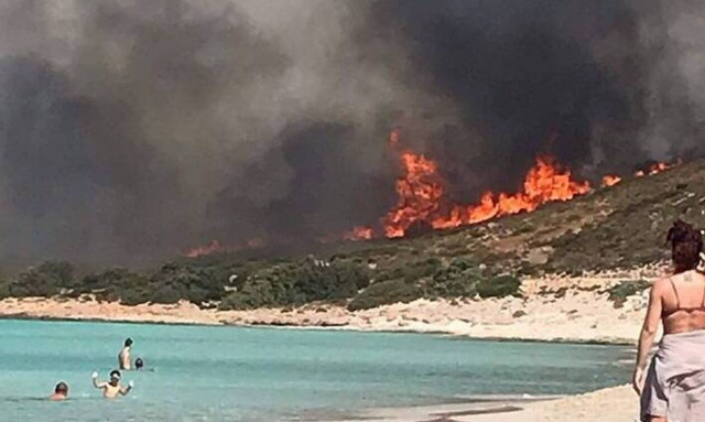 Φωτιά στην Ελαφόνησο - Αποκάλυψη: Έτσι κατέγραψε ο δορυφόρος την πυρκαγιά