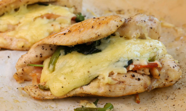 Η συνταγή της ημέρας: Κοτόπουλο γεμιστό με προσούτο