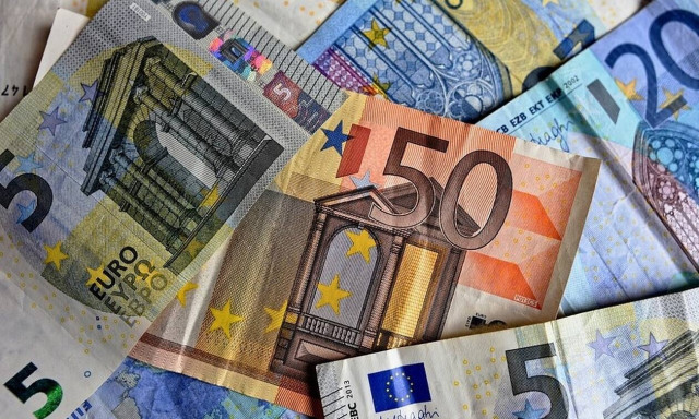 «Βρέχει» χρήματα τις επόμενες μέρες: Πότε πληρώνονται συντάξεις και επιδόματα 