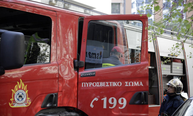 Φωτιά Αχαΐα: Μάχη για να μην επεκταθεί η πυρκαγιά στο δάσος της Στροφυλιάς