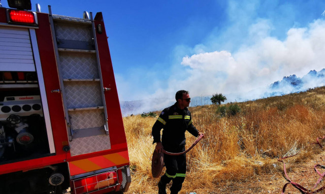 Κιάτο: Υπό έλεγχο η φωτιά στο χωριό Βασιλικό 