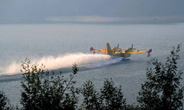 Γιατί δεν αγοράζει η Ελλάδα περισσότερα πυροσβεστικά αεροσκάφη; 