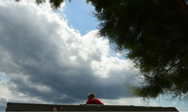 Καιρός: Και 35άρια και χαλαζοπτώσεις - Ποιες περιοχές θα επηρεαστούν 