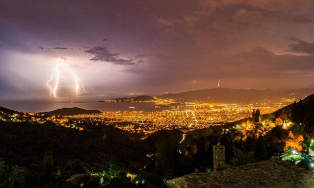 Καιρός: Πάνω από 3.000 κεραυνοί τον Δεκαπενταύγουστο