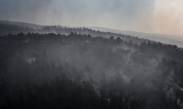 Φωτιά Εύβοια: Σε επιφυλακή για αναζωπυρώσεις η πυροσβεστική - Συνεχίζονται οι έρευνες