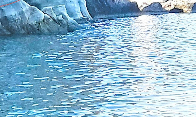 Τρόμος σε παραλία της Κρήτης: Παγίδα θανάτου για εκατοντάδες λουομένους