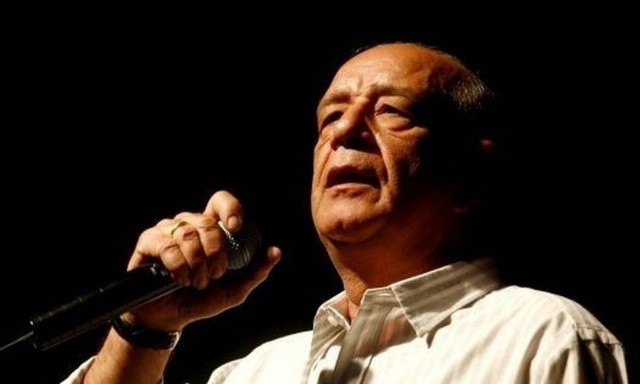 Συγκινητική αποκάλυψη:«Πέρασα δίπλα στον Δημήτρη Μητροπάνο το τελευταίο βράδυ του!»