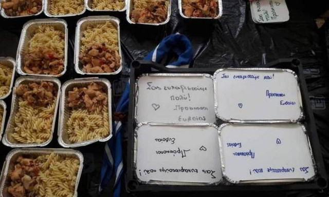 Συγκλονίζουν οι Πρόσκοποι - Η κίνηση που συγκίνησε του πυροσβέστες