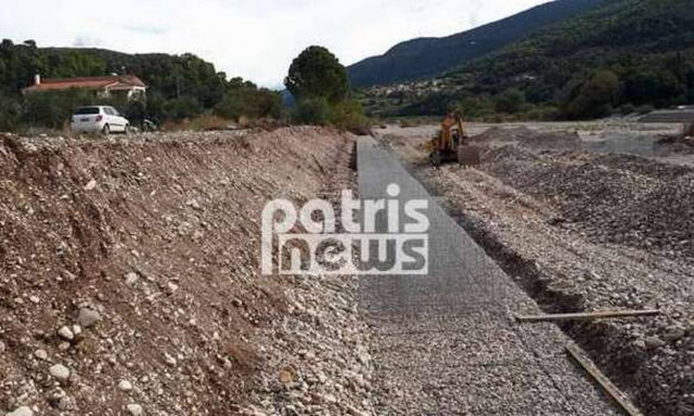 Τραγωδία στη Ηλεία: Χειριστής γκρέιντερ έπεσε σε χαράδρα και σκοτώθηκε!