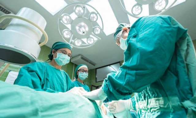 Πήγε στο νοσοκομείο με πόνο στα νεφρά - Οι γιατροί έπαθαν ΣΟΚ μόλις ανακάλυψαν τι είχε