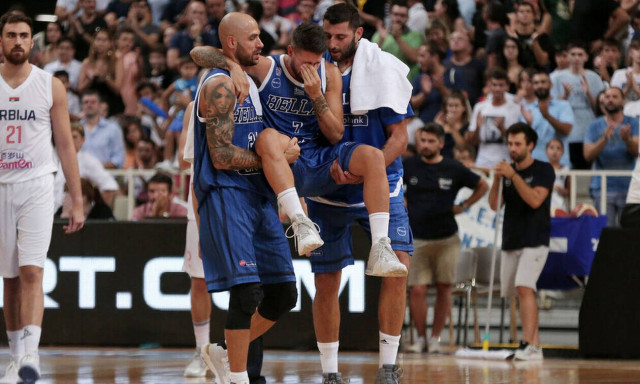 Εθνική Ελλάδας: Συγκλονιστικά τα μηνύματα των διεθνών για τον άτυχο Αθηναίου (pics)