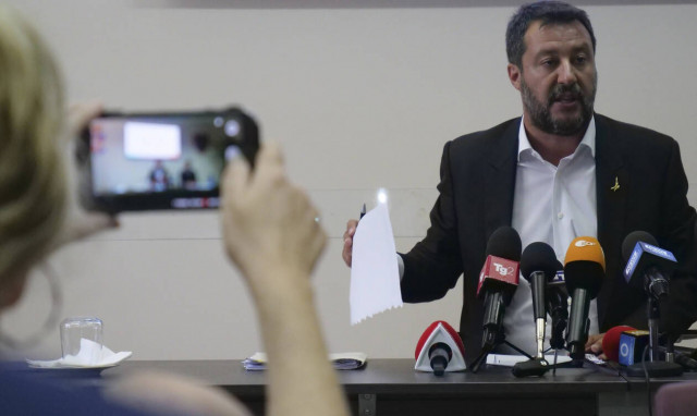 Ιταλία: «Ψήνεται» νέος κυβερνητικός συνασπισμός χωρίς τον Σαλβίνι