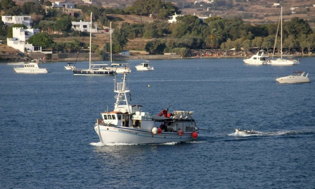 Αυτό είναι το πρώτο ελληνικό νησί που φιλοδοξεί να εξαφανίσει τα πλαστικά (pics - vids)