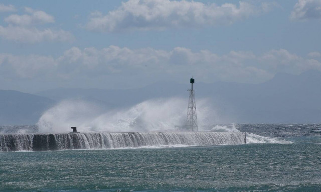 Καιρός: Ισχυροί άνεμοι σε όλη τη χώρα με άνοδο της θερμοκρασίας (χάρτες)