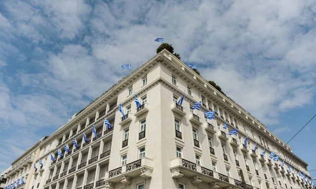 Ο θυρωρός: 35 χρόνια στην πόρτα της «Μεγάλης Βρεταννίας»