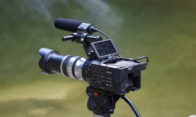 Διαζύγιο «βόμβα» πασίγνωστου τηλεπαρουσιαστή (pics)