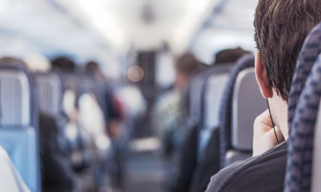 Περιπέτεια στον αέρα: Στο νοσοκομείο κατέληξαν 14 επιβάτες πτήσης - «Νομίζαμε ότι θα πεθάνουμε»