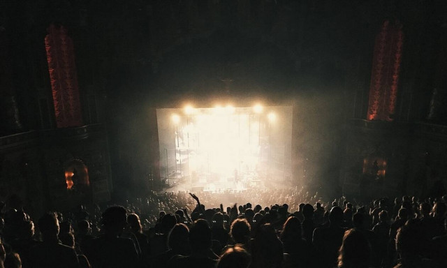 Τρόμος στα γυρίσματα βίντεο κλιπ διάσημου ράπερ: Δύο τραυματίες από εισβολή ενόπλων (pics)