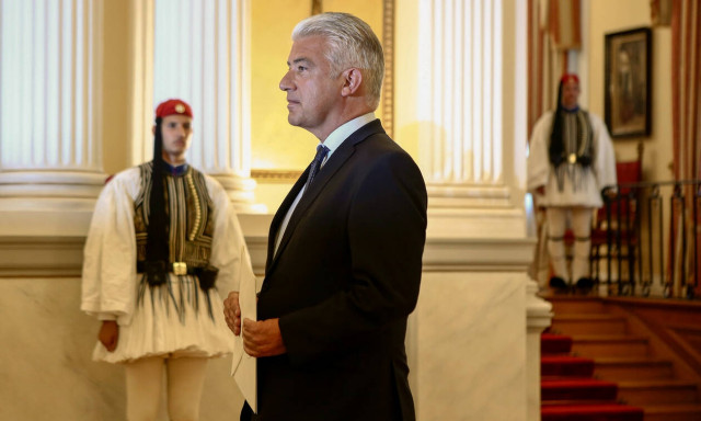 Με ένα βίντεο -και στα ελληνικά- συστήνεται ο νέος Γερμανός πρέσβης στην Αθήνα