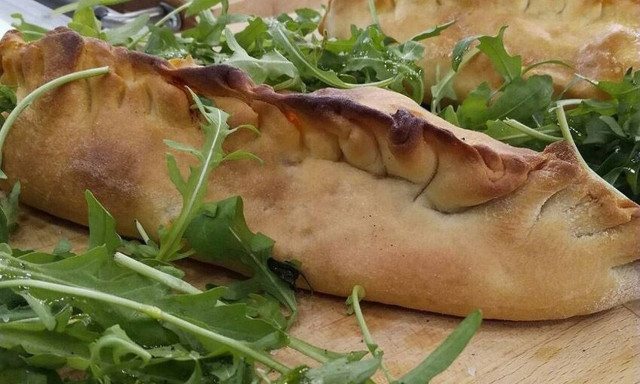 Η συνταγή της ημέρας: Pizza καλτσόνε