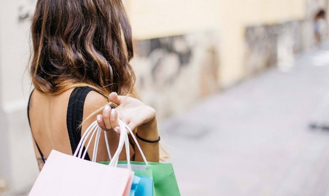 Πότε τελειώνουν οι θερινές εκπτώσεις 