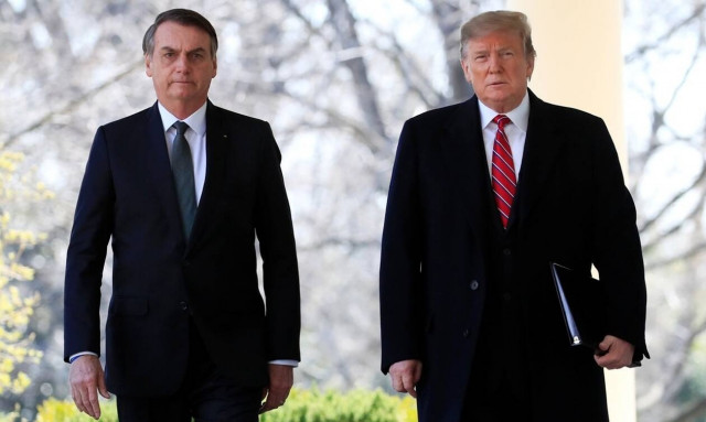 Ο Μπολσονάρου στέλνει στρατό για την καταστολή των πυρκαγιών στο Αμαζόνιο - Βοήθεια από τον Τραμπ