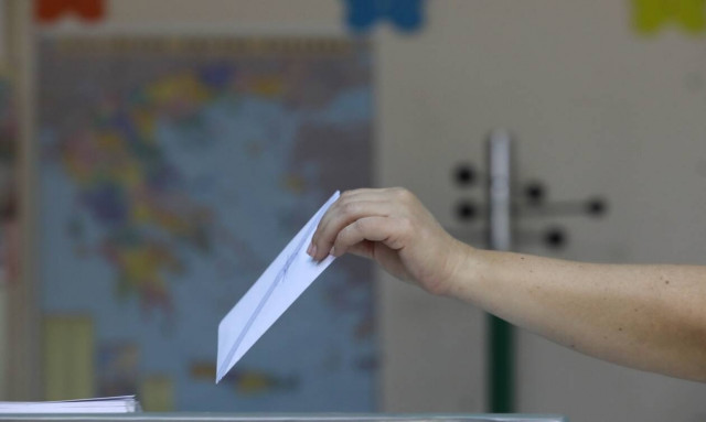 Νέος εκλογικός νόμος: Τι σχεδιάζει η κυβέρνηση για μπόνους, ομογενείς και όριο εισόδου στη Βουλή