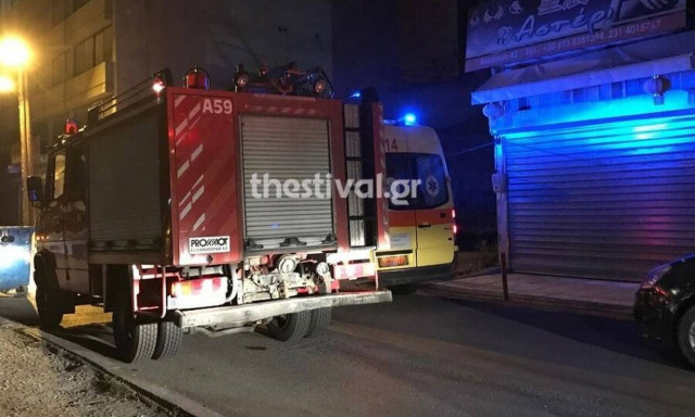 «Θρίλερ» στη Θεσσαλονίκη: Γυναίκα έπεσε σε φωταγωγό πολυκατοικίας (pics)