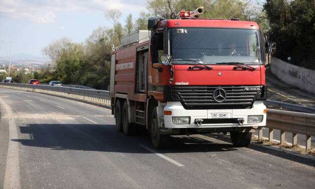 Θεσσαλονίκη: Φωτιά σε εγκαταλελειμμένο οίκημα στην Άνω Πόλη